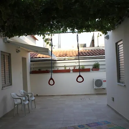 Modern Spotless House With Full Privacy And Wifi In Nicosia Nyaraló