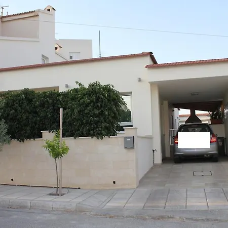 Aplus Living In Modern Sparkling House With Full Privacy And Wifi Holiday home Aglantzia