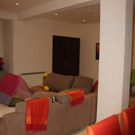 Aplus Living In Modern Sparkling House With Full Privacy And Wifi Holiday home *