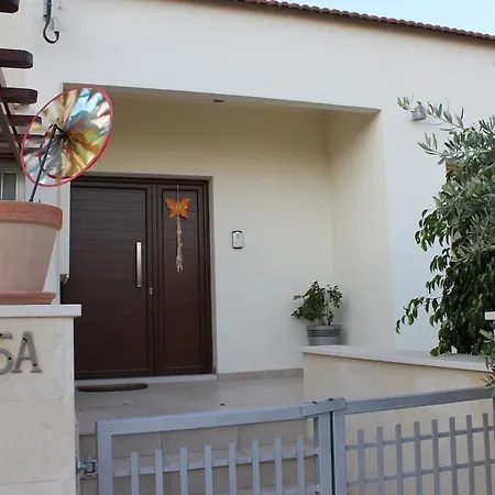 Aplus Living In Modern Sparkling House With Full Privacy And Wifi *