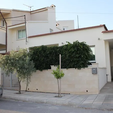 Modern Spotless House With Full Privacy And Wifi In Nicosia Nyaraló *