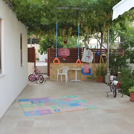 Nyaraló Modern Spotless House With Full Privacy And Wifi In Nicosia Aglantzia