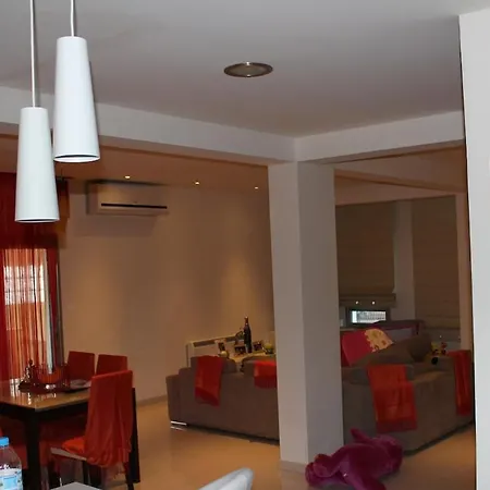 Modern Spotless House With Full Privacy And Wifi In Nicosia Feriehus
