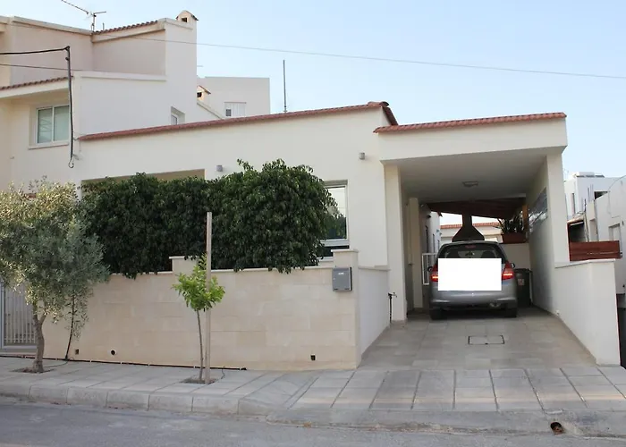 Modern Spotless House With Full Privacy And Wifi In Nicosia Vakantiehuis Aglantzia