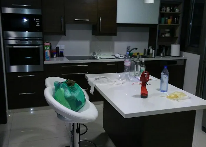 Modern Spotless House With Full Privacy And Wifi In Nicosia Vakantiehuis *