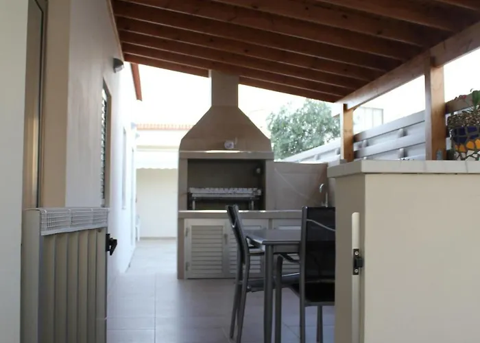 Modern Spotless House With Full Privacy And Wifi In Nicosia Vakantiehuis Aglantzia